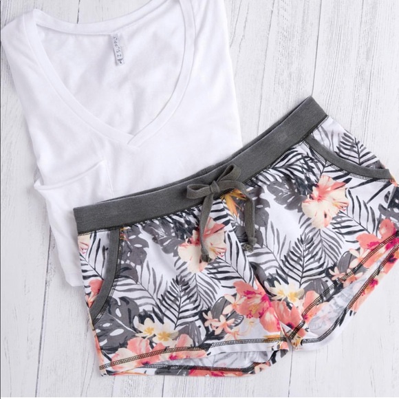 Z Supply Alden Shorts Grape Leaf